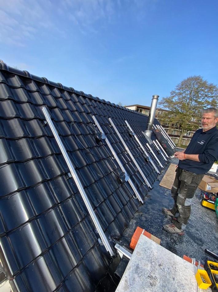 Leggen van zonnepanelen